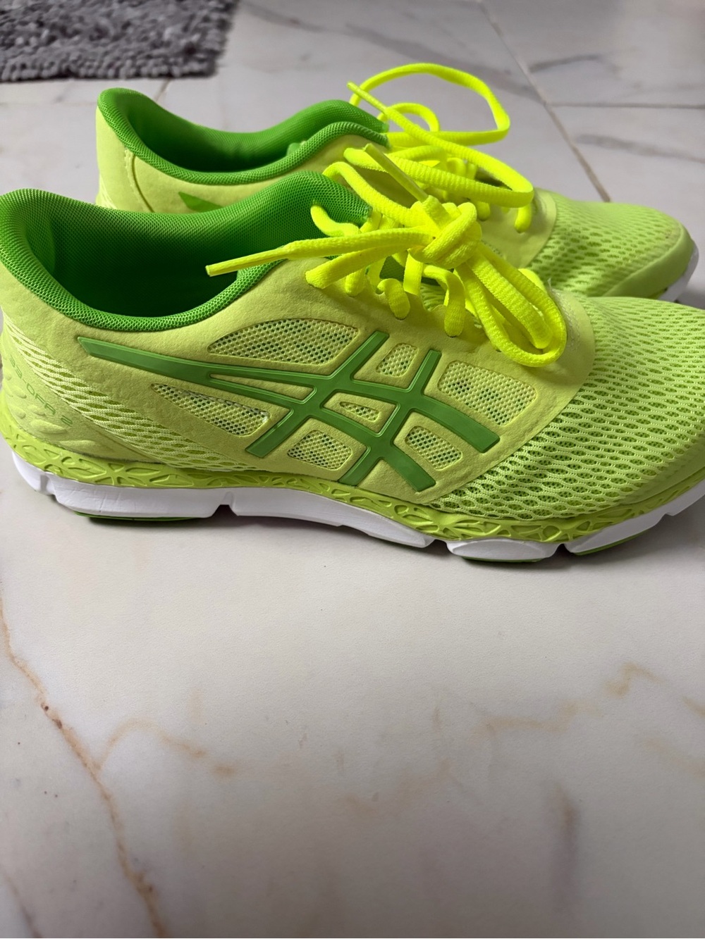 ASICS Women's Neon Green Running Shoes size 7